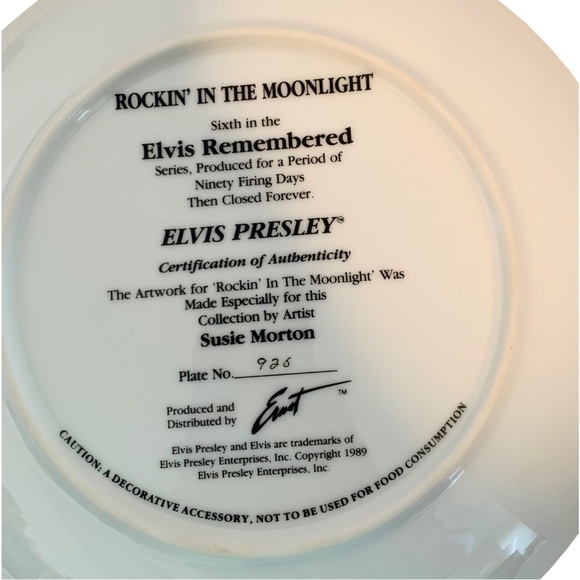 Elvis Presley Memorabilia 
Rockin' In The Moonlight' Porcelain Plate - Picture 11 of 12